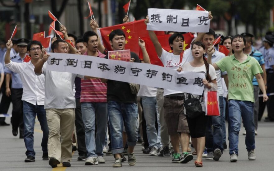 Kinijoje - protestai prieš Japonijos sprendimą "nacionalizuoti” ginčijamas salas