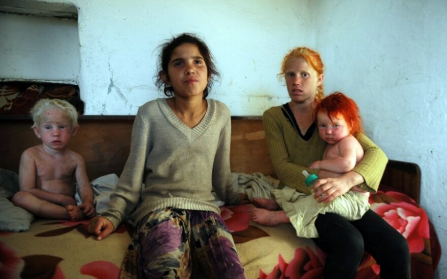 Neregistruoti ir nelaukiami: (ne) vieno romų vaiko istorija