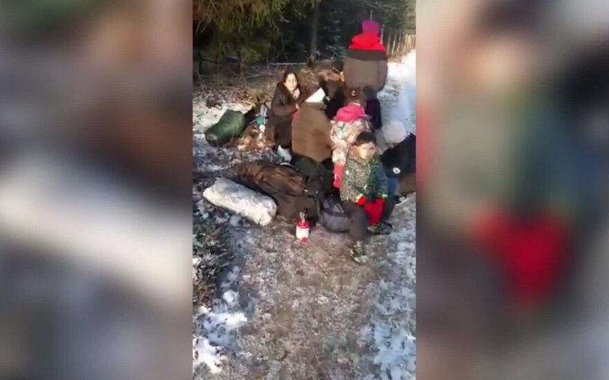 Iš Lietuvos išstumtų migrantų su 6 vaikais likimas – baisus: tapo šantažo aukomis, slapstosi nuo milicijos