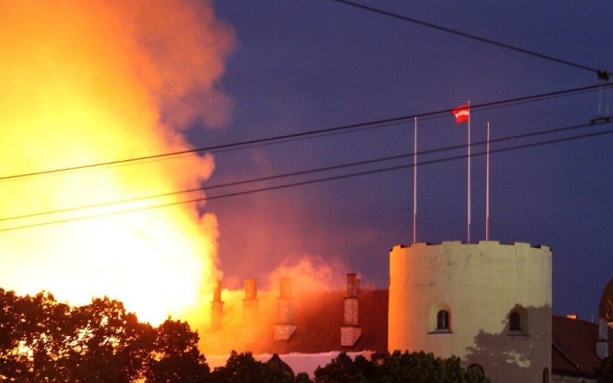 Rygos pilyje, kurioje buvo įsikūrusi prezidentūra, kilo didelis gaisras