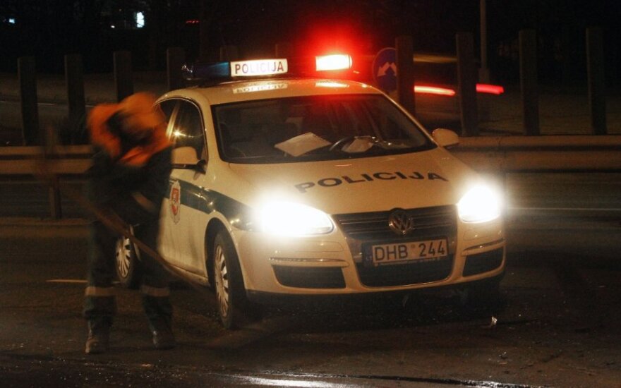 Kėdainiuose girtas BMW vairuotojas sprukdamas tyčia taranavo du policijos automobilius