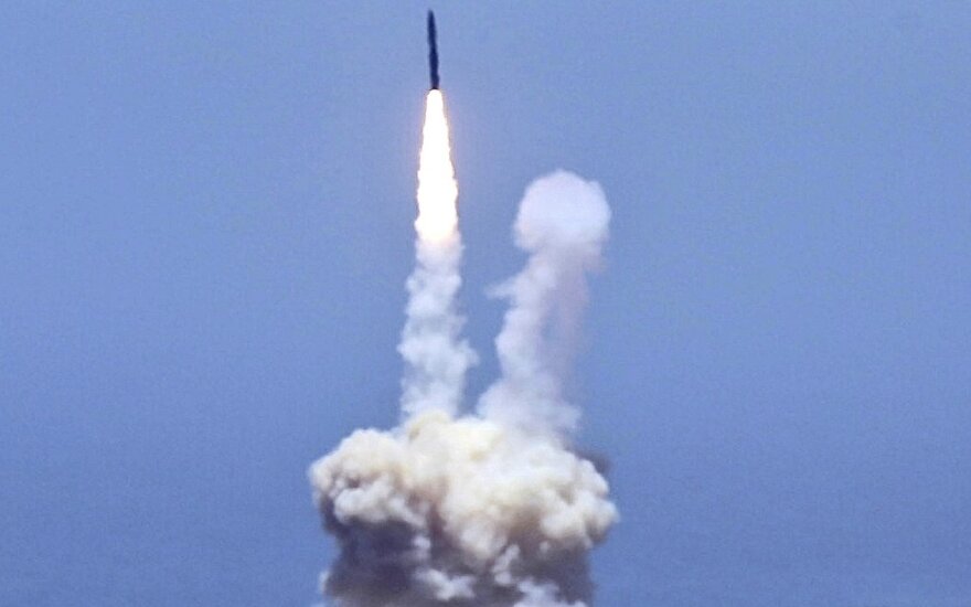 Atsakas Šiaurės Korėjai: JAV išbandė priešraketinės gynybos sistemą