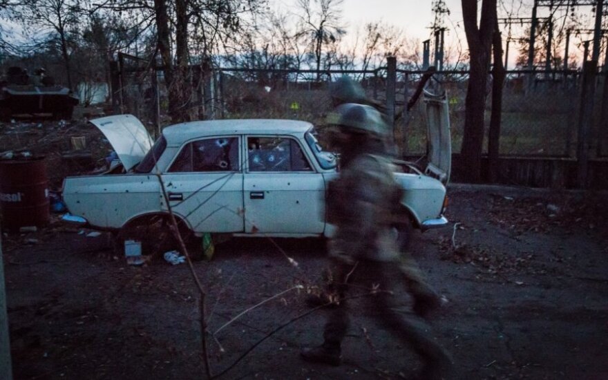Ukraina ir separatistai bando gaivinti įstrigusias taikos derybas