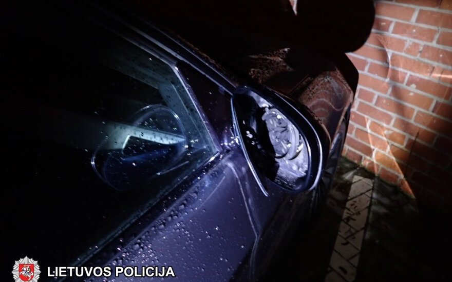 Vilniuje apvogti du automobiliai: ilgapirščiai nusižiūrėjo BMW ir „Mercedes Benz“