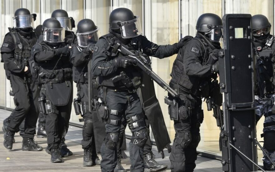 Prancūzijos policija sulaikė vyrą, įtariama, Naujųjų metų naktį planavusį surengti išpuolį