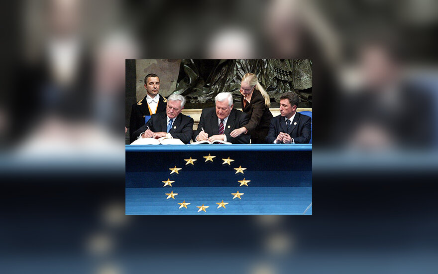Lietuvos vadovai pasirašo Europos Sąjungos Konstitucijos sutartį
