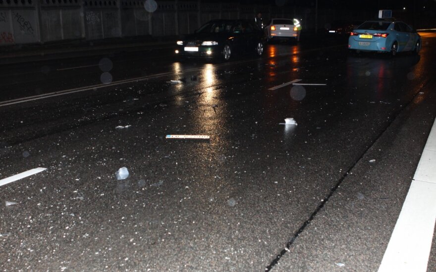 Po avarijos Panevėžyje „Subaru“ buvo paliktas vienas: vairuotojas ir keleiviai pabėgo