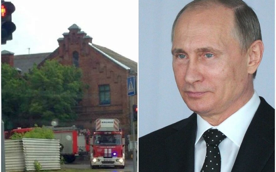 Ant Kauno viešbučio stogo – vėliava su V. Putino atvaizdu