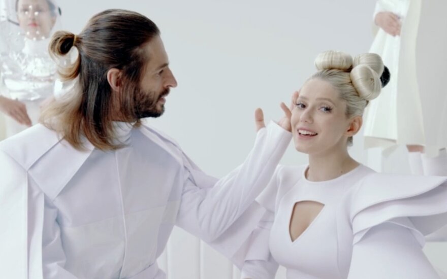 Justinas Jarutis ir Monique, kadras iš vaizdo klipo