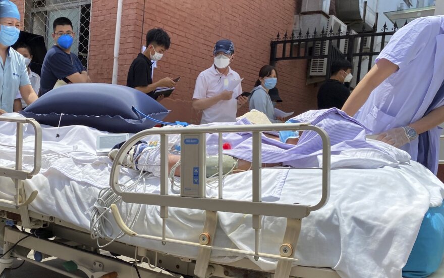Kinijoje užfiksuota pirmoji nuo gegužės mirtis nuo koronaviruso