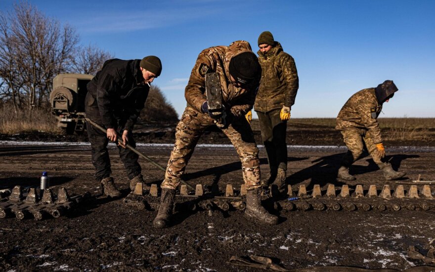 Ukrainiečių generolas: Baltarusijoje 3 batalionai siunčiami prie sienos su Ukraina