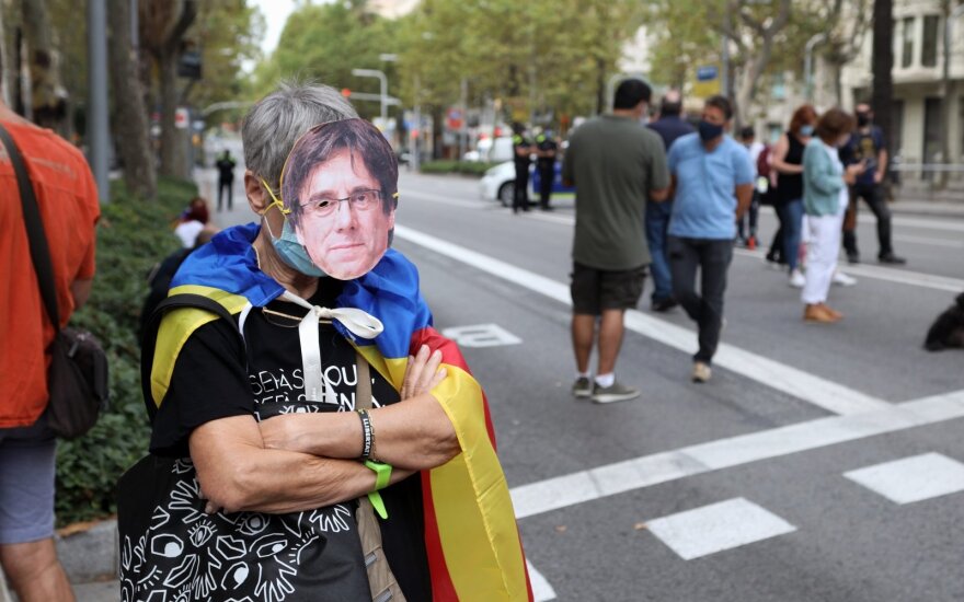 Katalonijos lyderis reikalauja „nedelsiant paleisti“ Puigdemont'ą