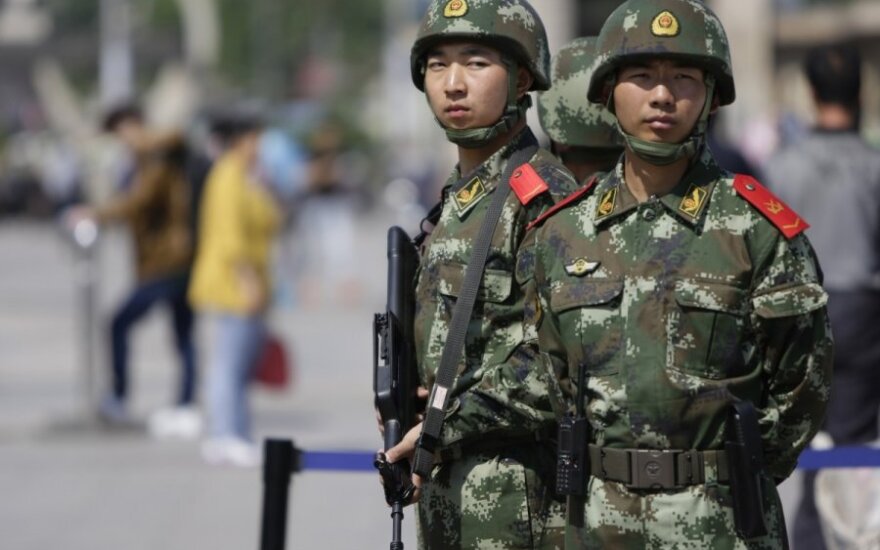 Kinija dėl „terorizmo“ Sindziange už grotų pasiuntė dar 25 žmones