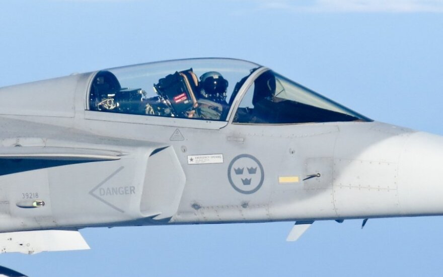 Švedijos karinių oro pajėgų naikintuvai JAS-39 Gripen