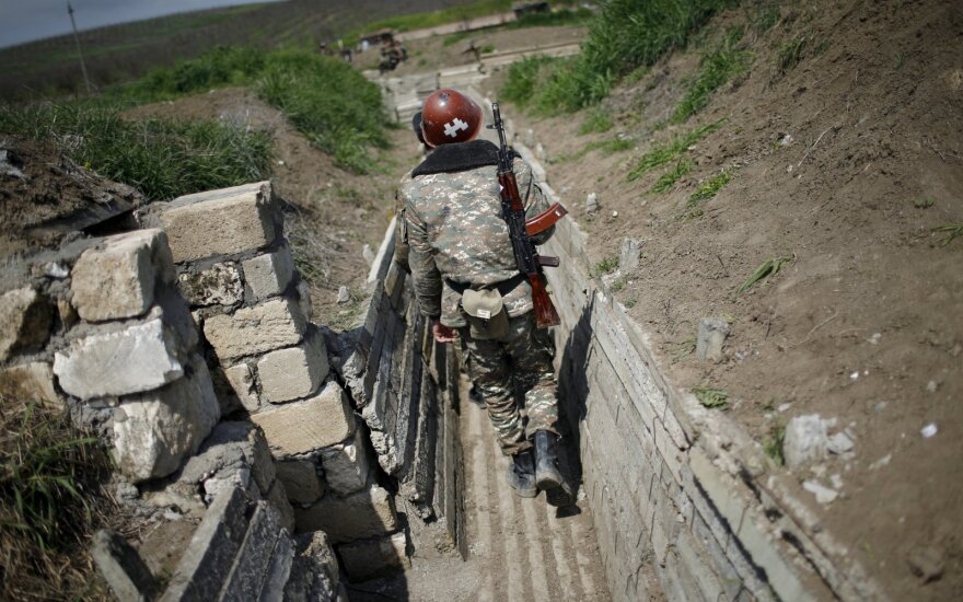 Armėnija skelbia karinę padėtį ir karinę mobilizaciją