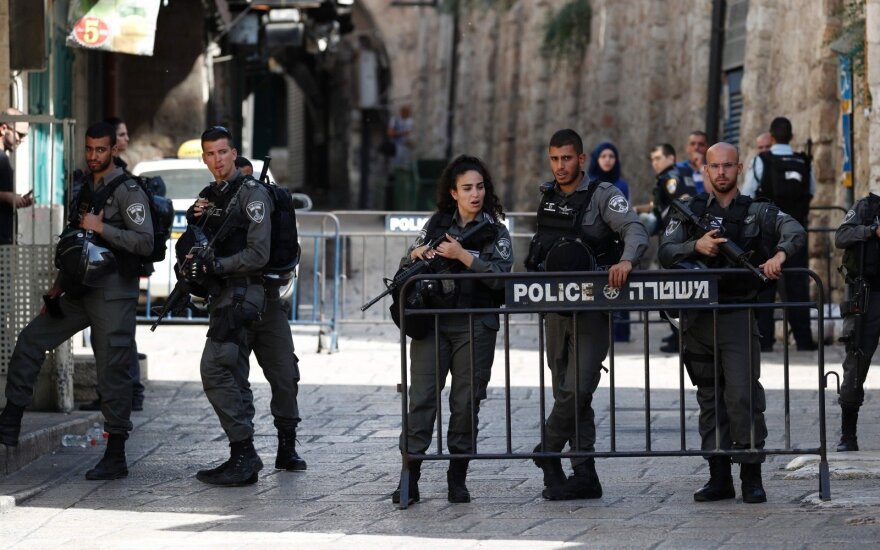 Policija: per šaudynes prie Šventyklos kalno Jeruzalėje sužeisti keli žmonės