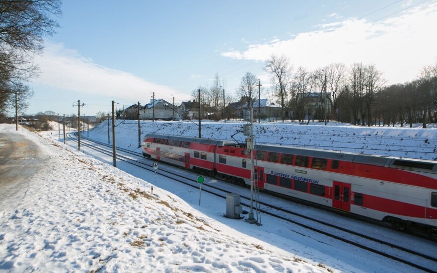 „Rail Baltica“ keleiviniai traukiniai galės važiuoti iki 240 km/h greičiu