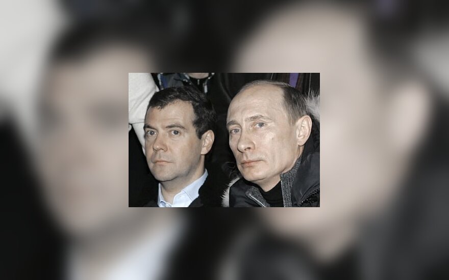 Dmitrijus Medvedevas ir Vladimiras Putinas