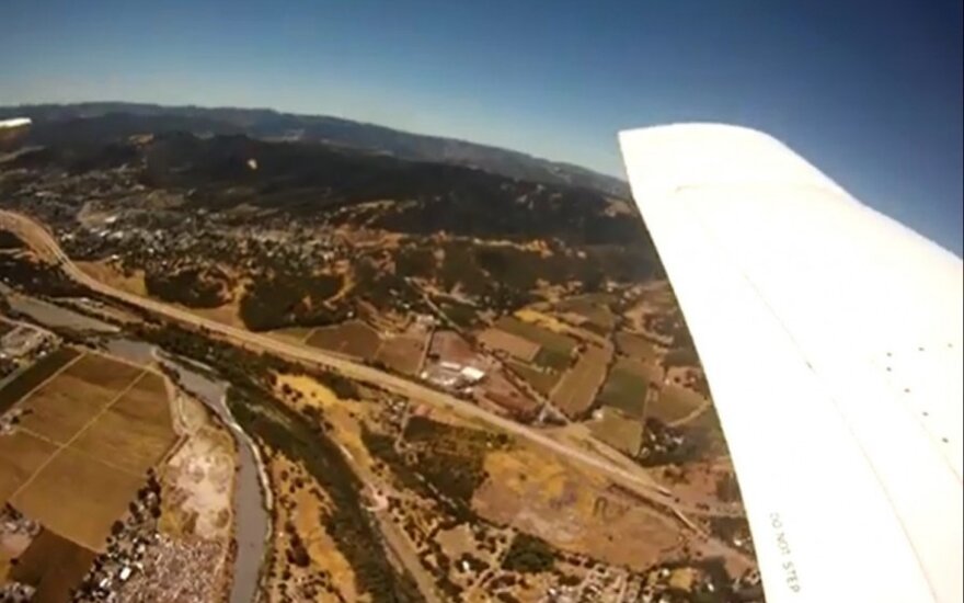 Iš lėktuvo iškritusi kamera nufilmavo netikėtų vaizdelių