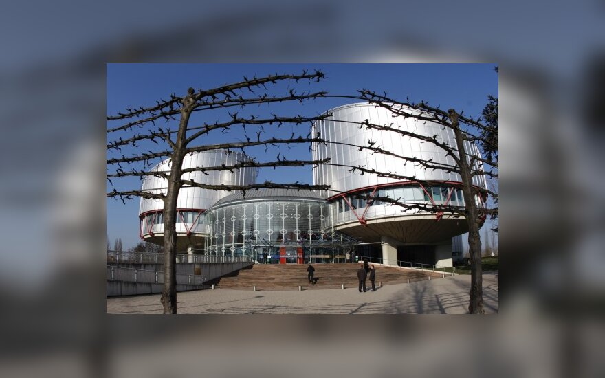 Strasbūro teismas paskyrė Rusijai rekordinę nuobaudą dėl Čečėnijos kaimo apšaudymo