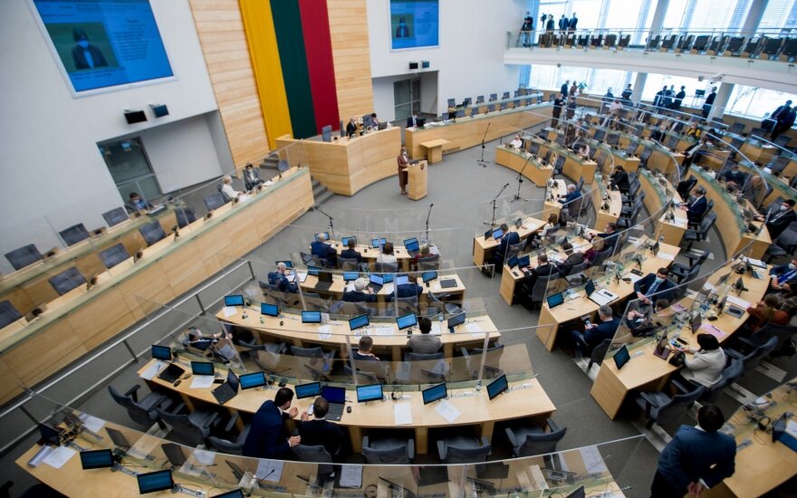 Seimas ketina apsispręsti dėl valstybės tarnybos reformos