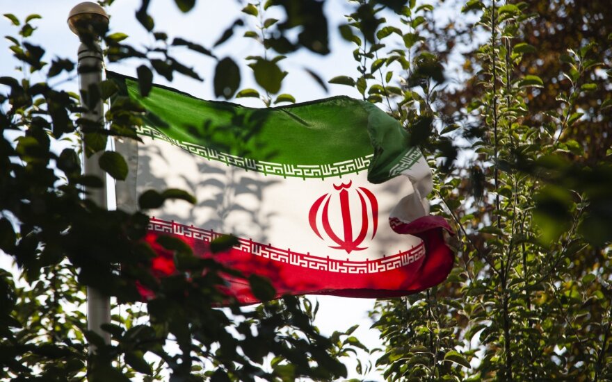 ES plečia sankcijų Iranui sąrašą