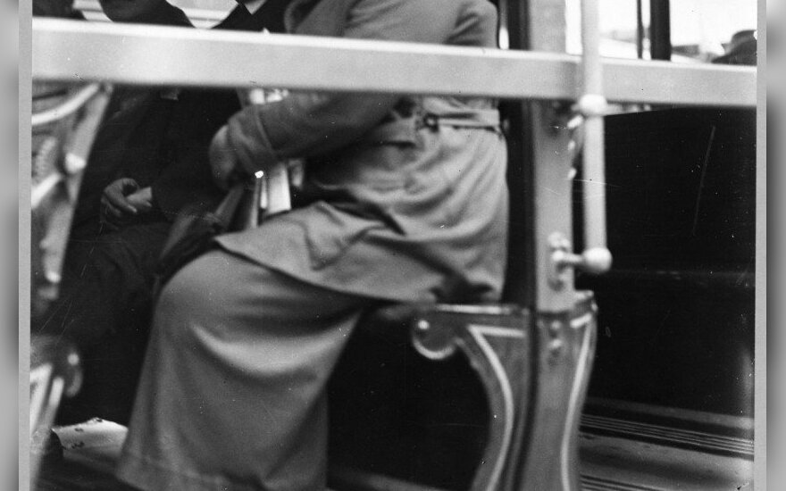 Emma Goldman tramvajuje 1917, JAV Kongreso bibliotekos nuotr.