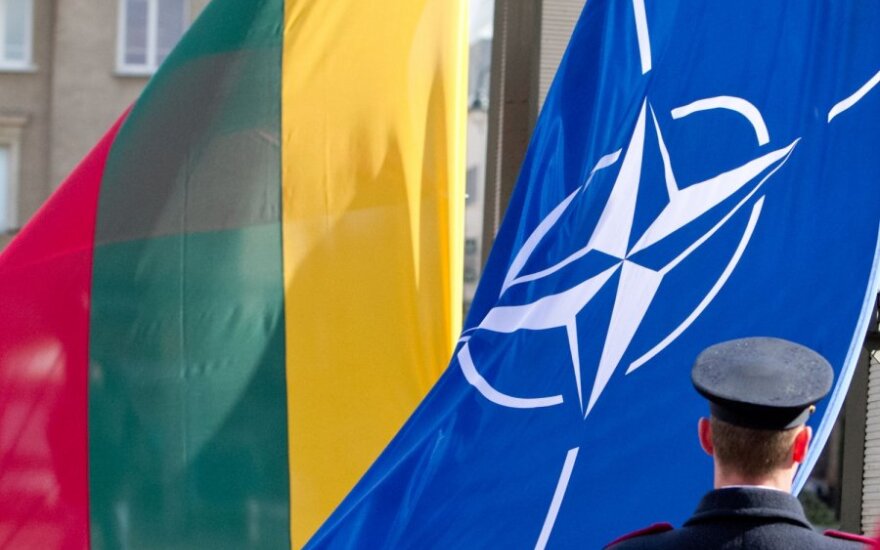 NATO atstovas: Ukrainos priešinimosi Rusijos propagandai patirtis naudinga aljansui