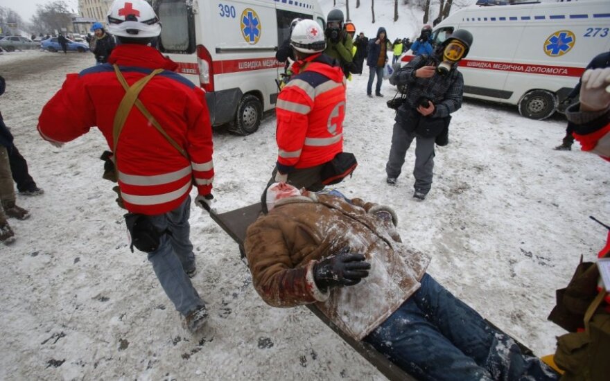 Lietuvoje gydomas ukrainietis medikas: traukėme sprogmenų skeveldras ir kulkas