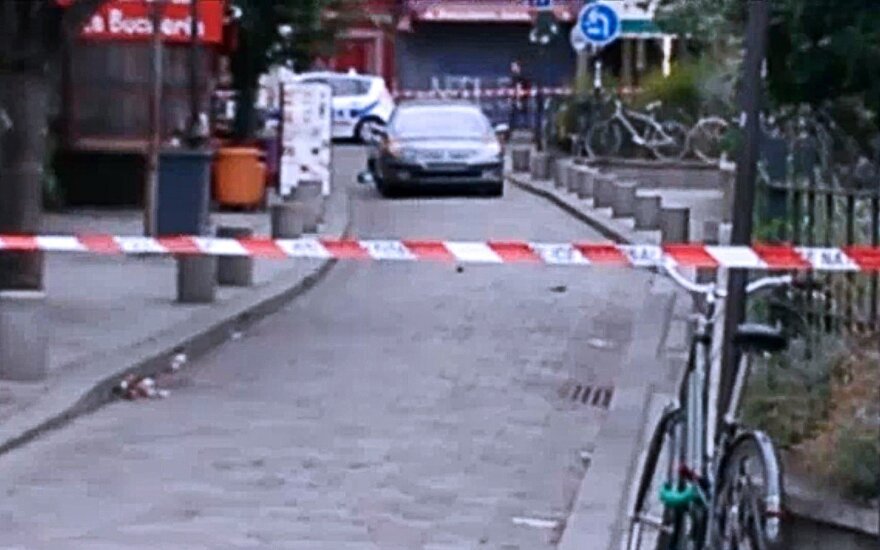 Prancūzų policija dėl dujų balionų automobilyje sulaikė keturis asmenis ir ieško dviejų moterų