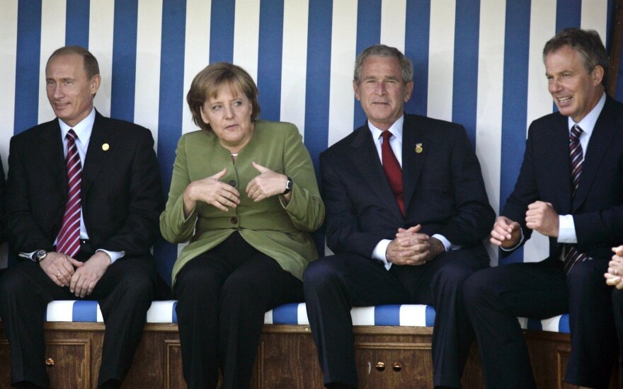 Vladimiras Putinas, Angela Merkel, George'as Bushas, Tony Blairas