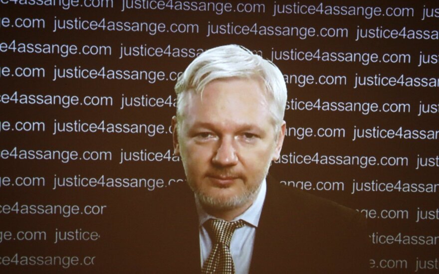 J. Assange'as