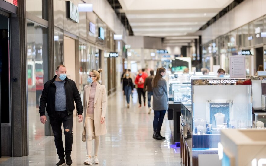Prekybos centrams siūloma uždrausti dirbti sekmadieniais ir švenčių dienomis