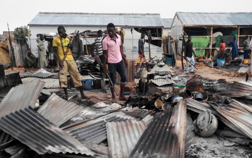 Nigerijoje mirtininkai sprogdintojai nužudė mažiausiai 16 žmonių