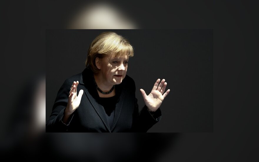 Stasi karininkai saugo A.Merkel