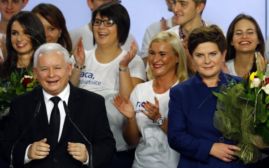  Lenkijos opozicinė konservatyvioji partija „Įstatymas ir teisingumas“ (PiS) 