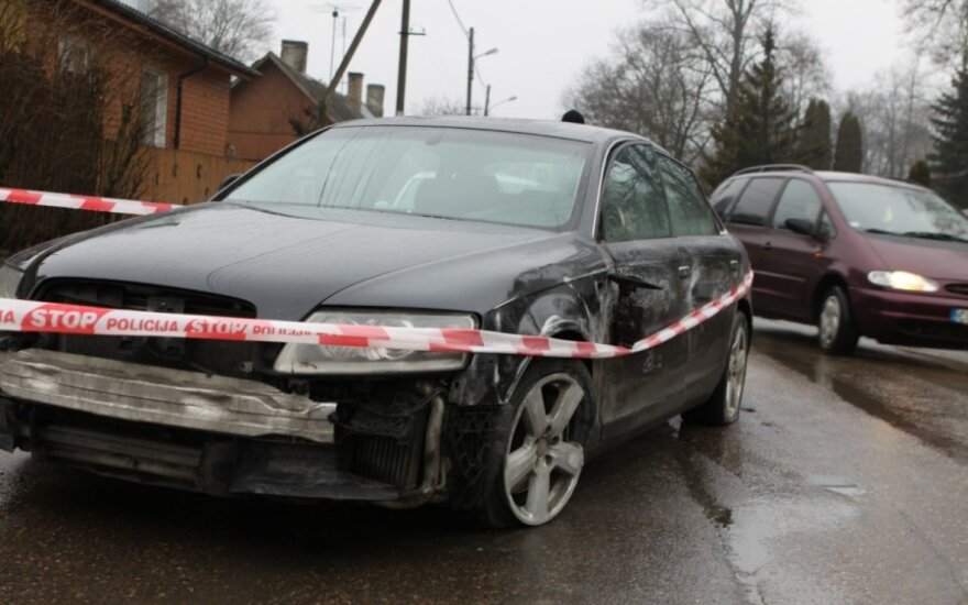 Ant šaligatvio dešimtmetę partrenkęs ir pabėgęs „Audi“ vairuotojas pasidavė policijai