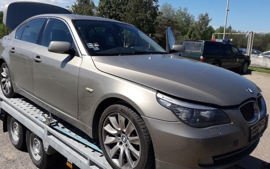 Kaunietis įkliuvo prie Slovakijoje pavogto „BMW 535“ vairo