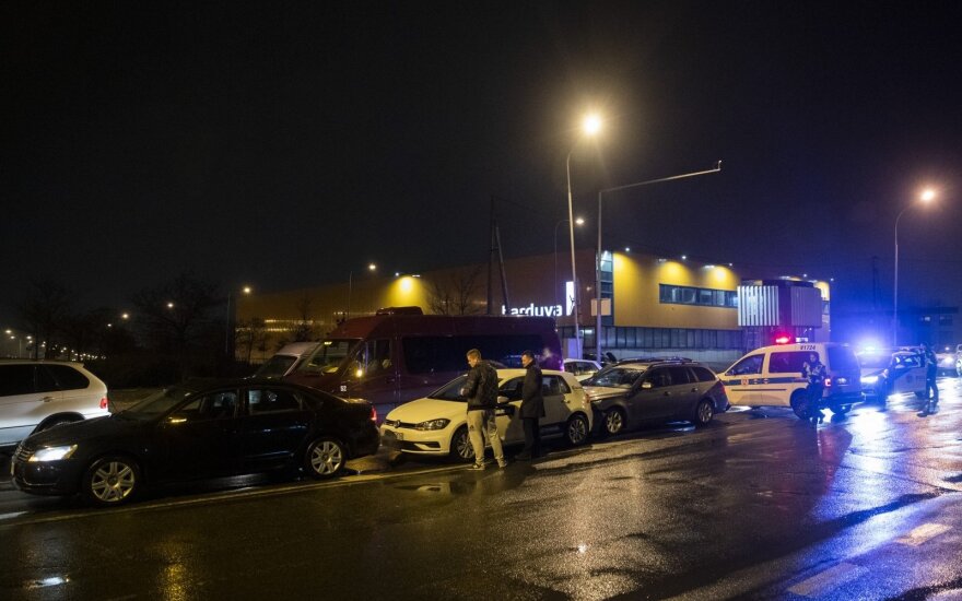 Vilniuje susidūrė trys automobiliai, sužalota Lenkijos pilietė