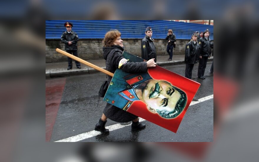 Rusijoje mitinguotojai nešėsi J.Stalino portretus