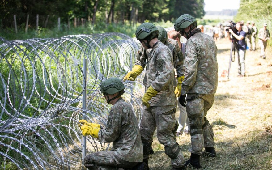Lukašenkos migrantų gabenimo schemoje – turizmo agentūra ir naudingi idiotai pačioje Lietuvoje