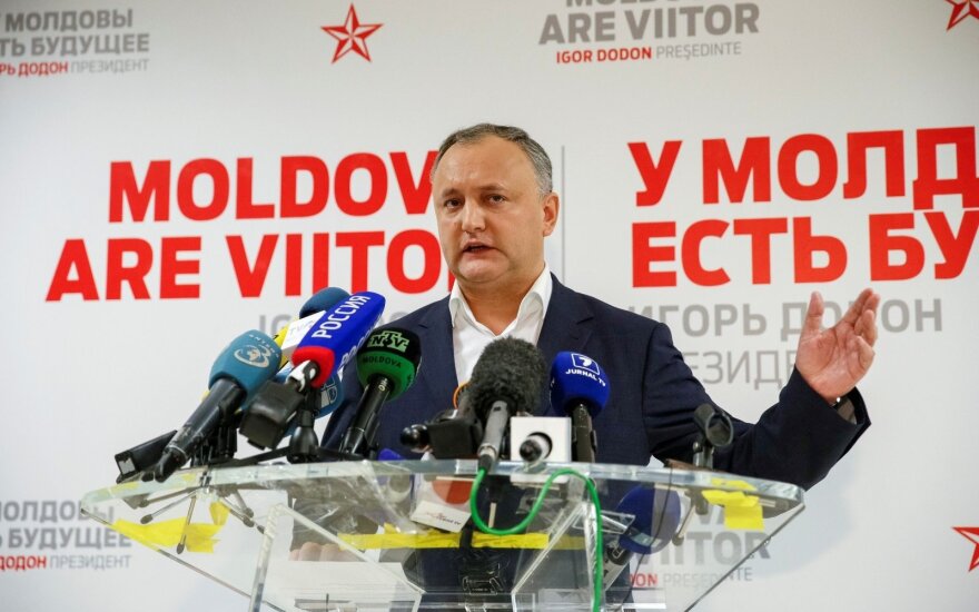 Naujojo Moldovos prezidento rezidencijoje nebeplevėsuoja ES vėliava