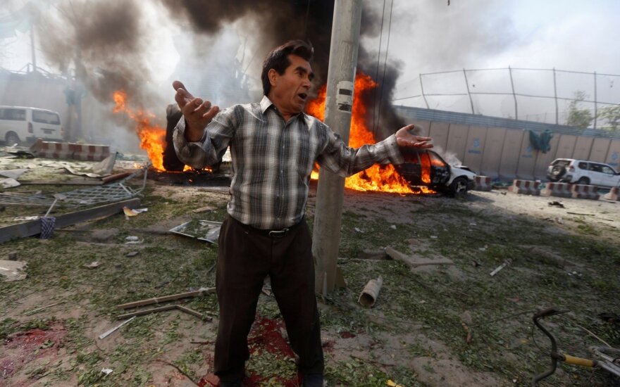 Sprogdinimo Kabulo diplomatiniame rajone aukų padaugėjo iki 90