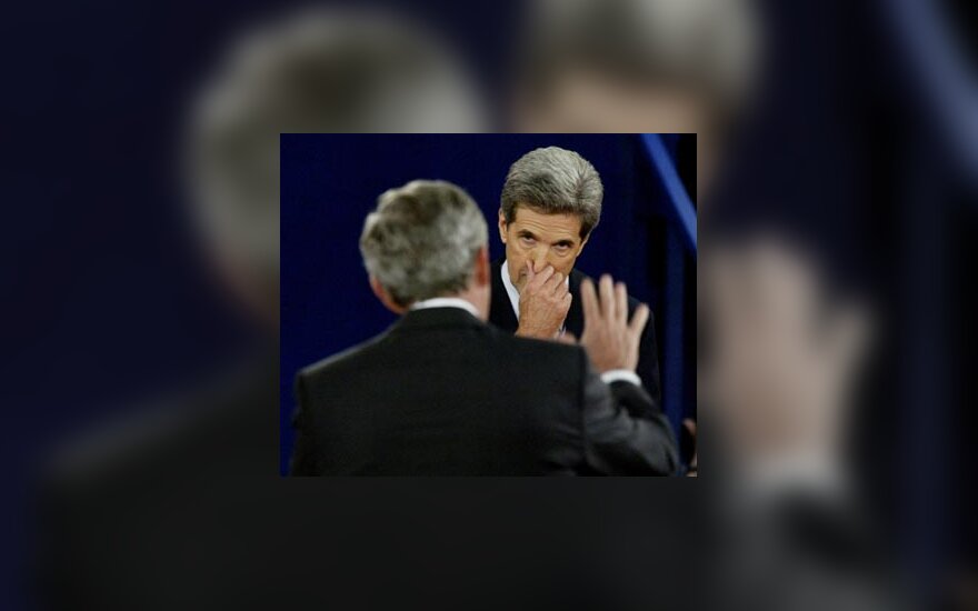 G. Busho ir J. Kerry debatai