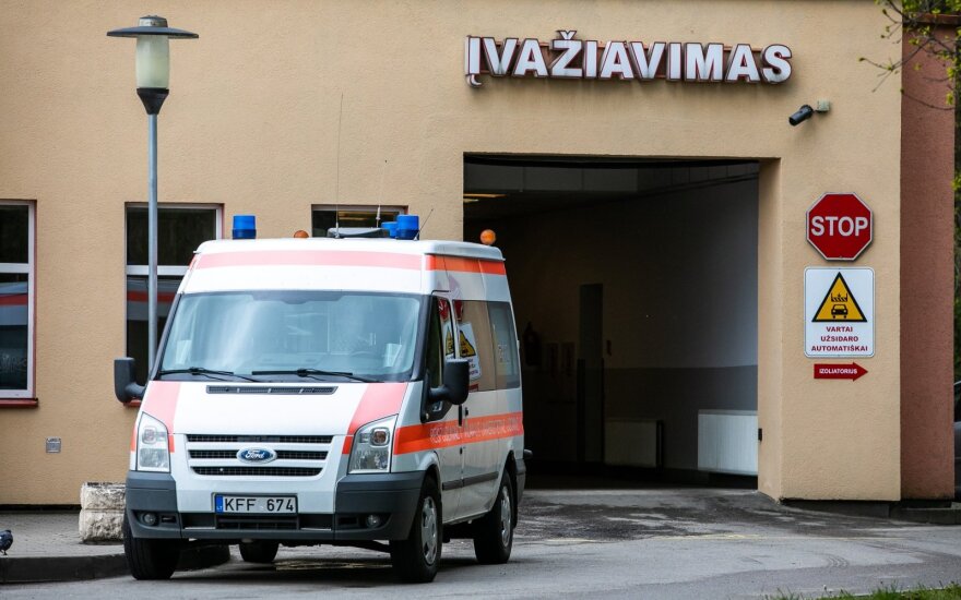 Vilniuje ir Prienų rajone moterys peiliais žalojo vyrus: nukentėjusieji paguldyti į ligoninę
