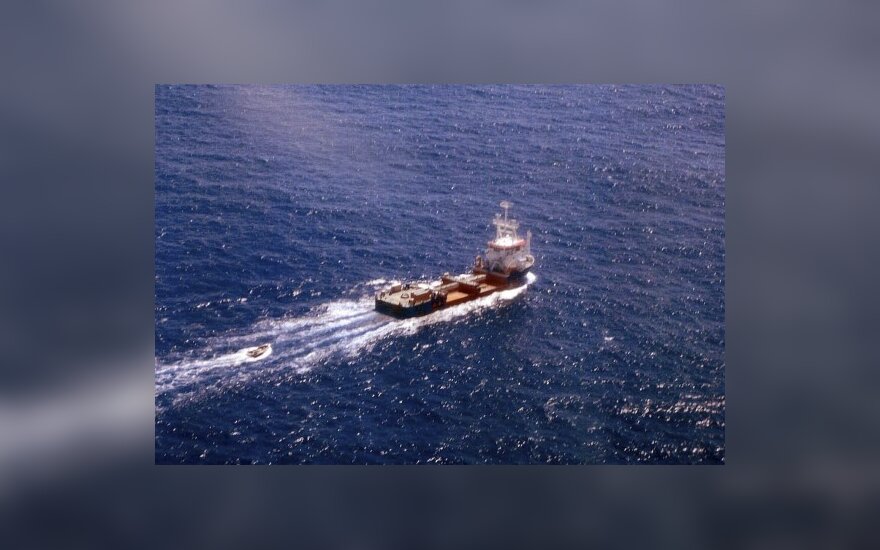 Prancūzijos laivas nuskandino Somalio piratų bazę