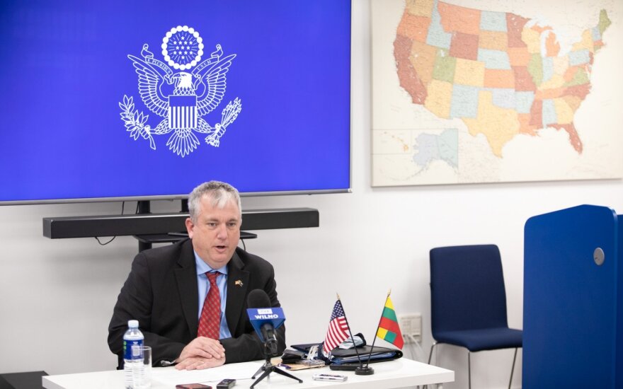 JAV pareigūnas: tik Lietuva sprendžia, kaip leisti pavadinti Taivano atstovybę šalyje