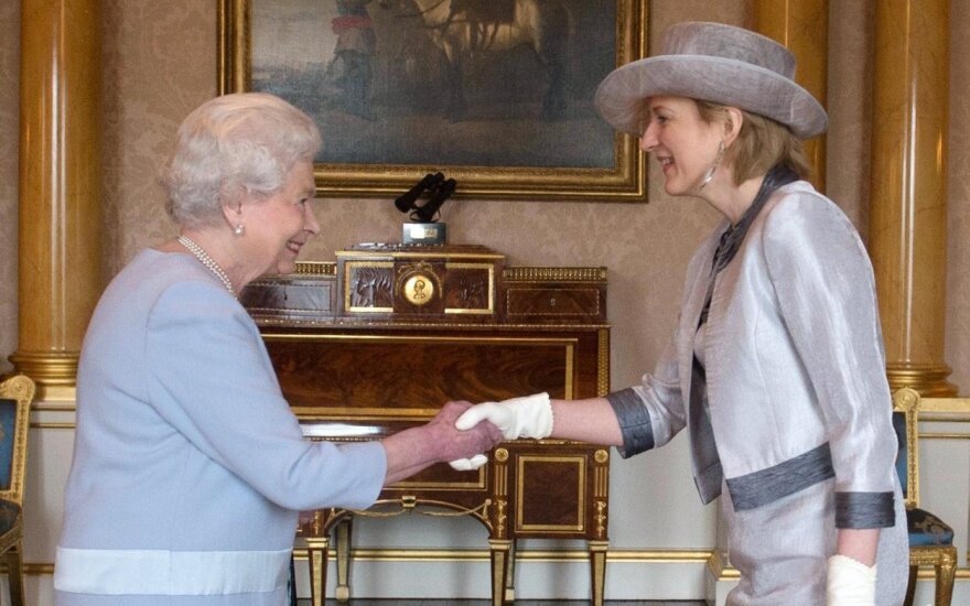 Elizabeth II ir Asta Skaisgirytė