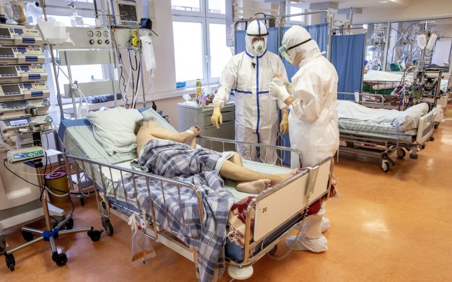 Mirčių nuo koronaviruso šuolis: iš 54 mirusiųjų daugiausia – Kauno apskrityje, mirė 50 neturintis ligonis
