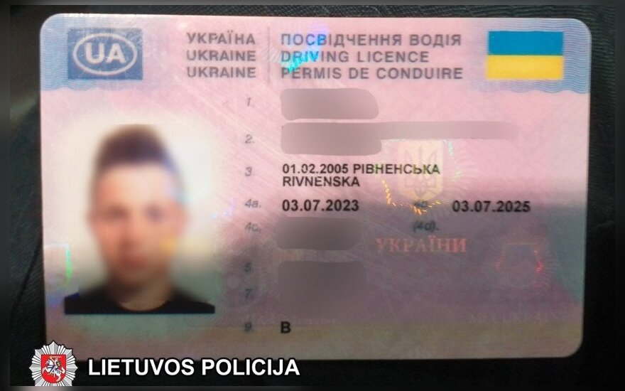 Vilniuje 18-metis ukrainietis policininkams pateikė suklastotą vairuotojo pažymėjimą